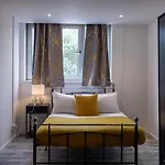 3 Bedrooms-8Guests-Babycot-15Mintopepys-Freeparkg