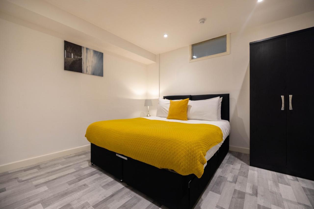 3 Bedrooms-8guests-babycot-15mintopepys-freeparkg *