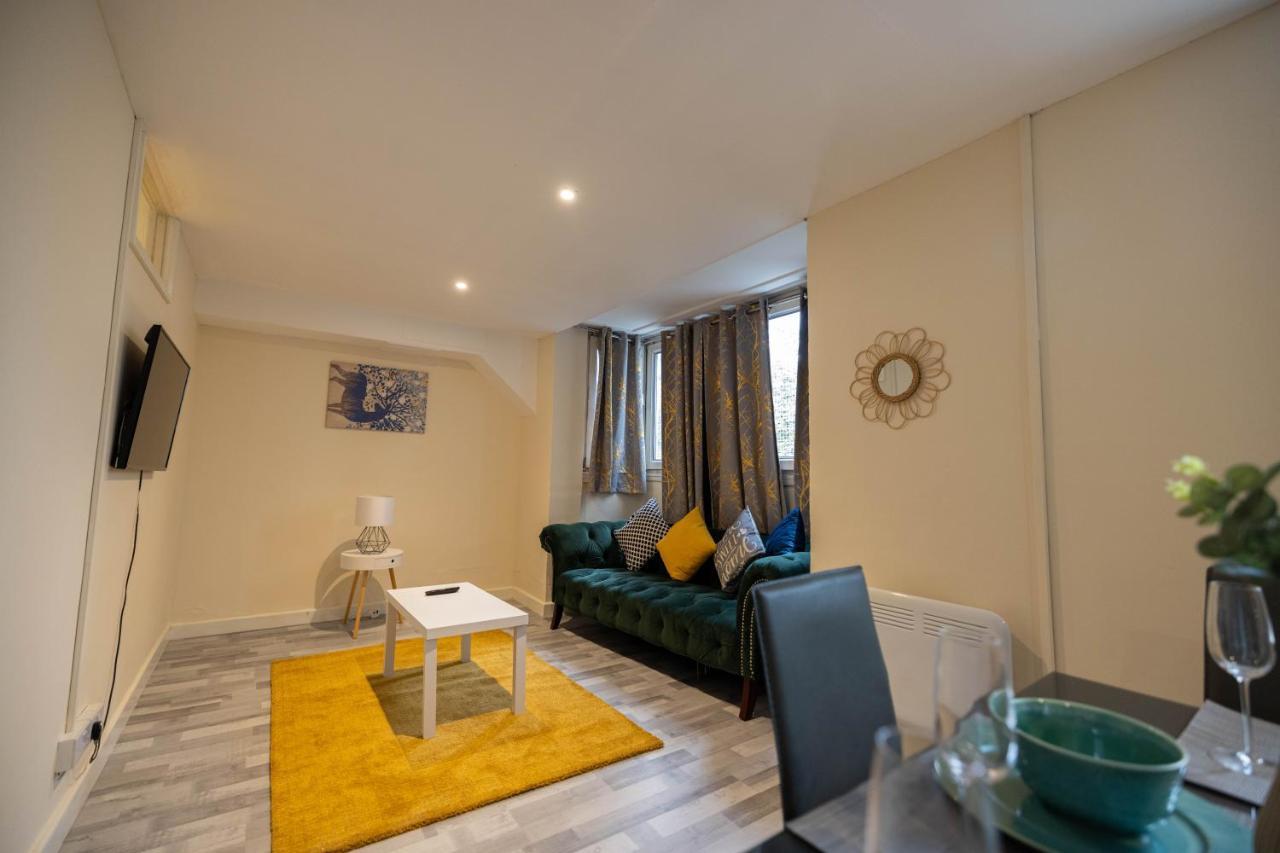 3 Bedrooms-8guests-babycot-15mintopepys-freeparkg * London