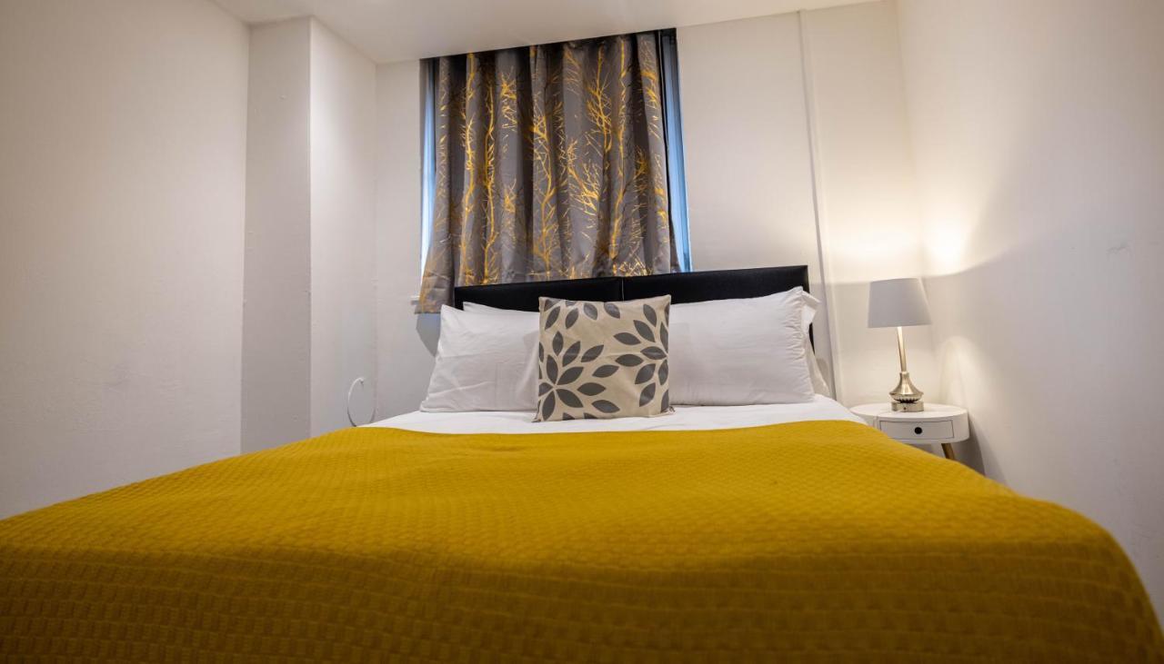 Apartment 3 Bedrooms-8guests-babycot-15mintopepys-freeparkg