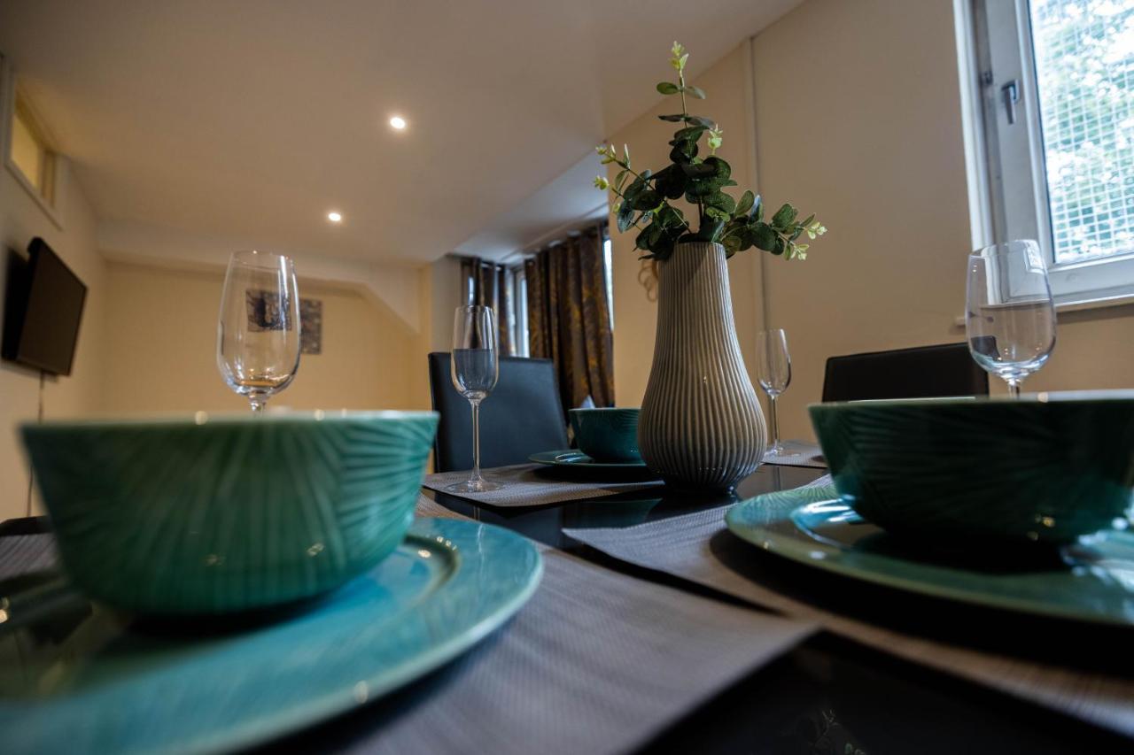 3 Bedrooms-8guests-babycot-15mintopepys-freeparkg Apartment *