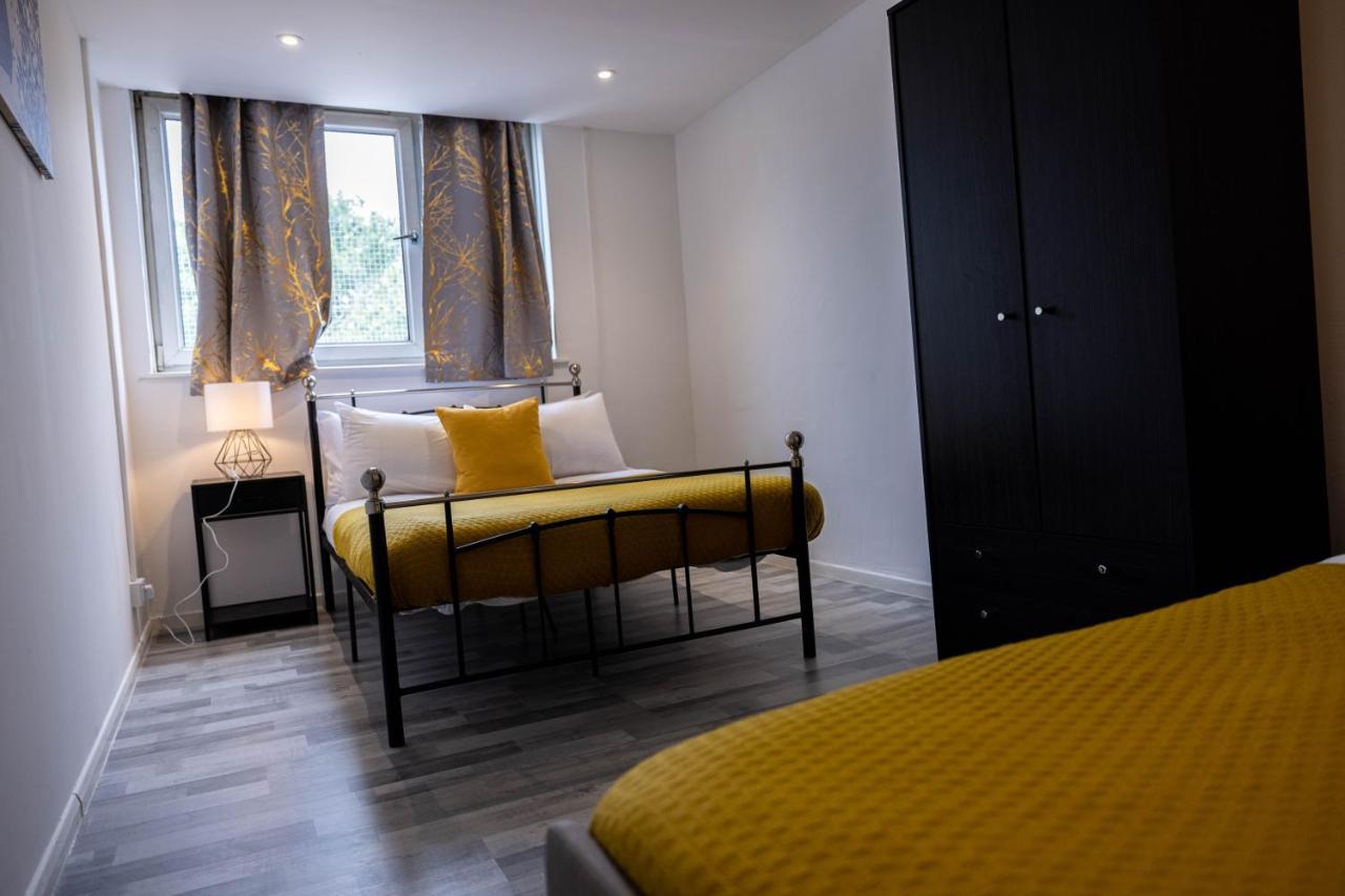 3 Bedrooms-8guests-babycot-15mintopepys-freeparkg